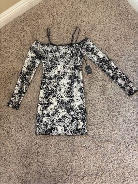 NWT Forever 21  Black/Silver Metallic Mini Dress S Bodycon Longsleeve